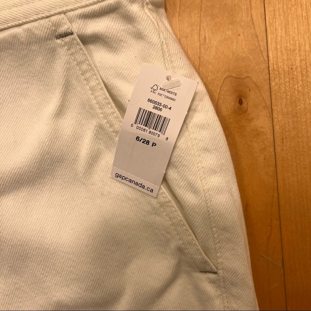 β¨HPβ¨*white* Gap wide leg suspender jeans. 6P, 28. Soft! NWT. Open to offers π - Picture 7 of 14